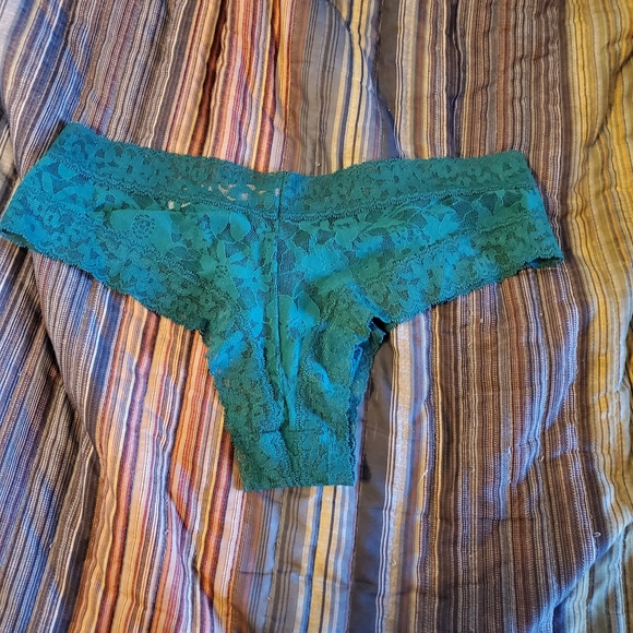 Victoria Secret - Picture 7 of 7